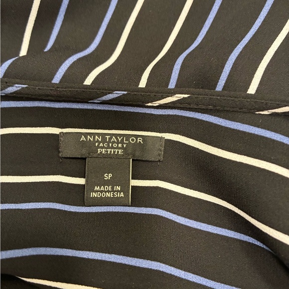 Ann Taylor Black & White Peplum Ruffle Sleeve Striped Blouse Size Small - Picture 4 of 5